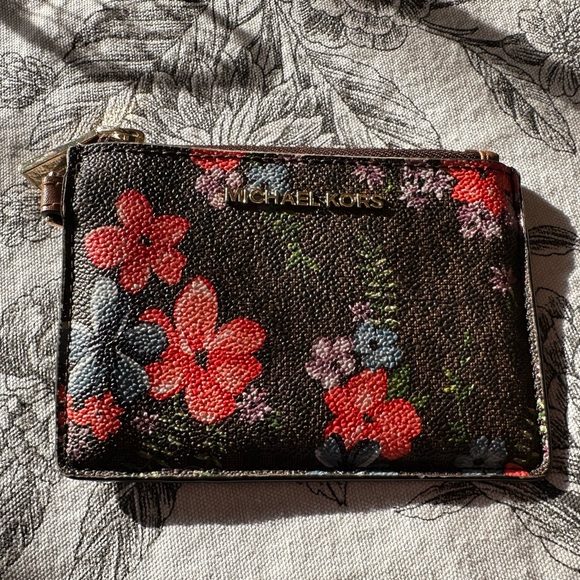 Michael Kors Floral card holder wallet - Picture 1 of 2